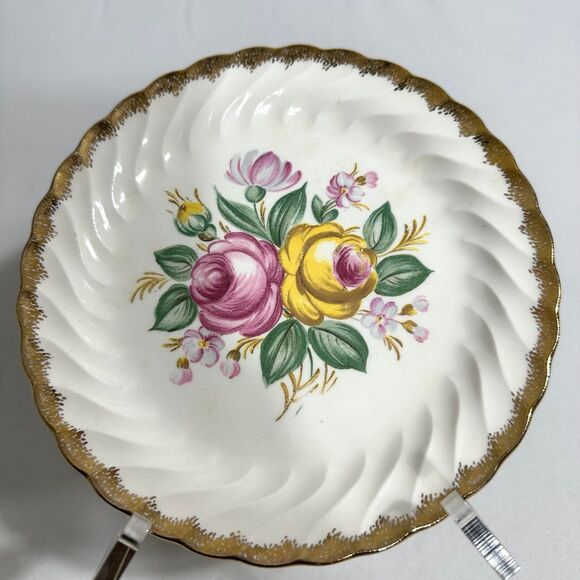 Vintage Royal China Quban Warranted 22K Gold Roses 7” Decorative/ Dessert Plate - Picture 2 of 9